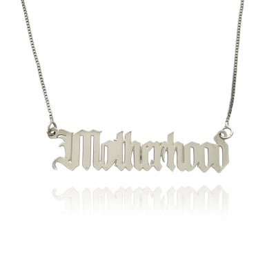 Colar MOTHERHOOD com Letra Gótica
